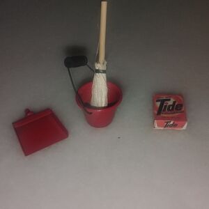 Red Cleaning Set with Mini Broom and Dustpan